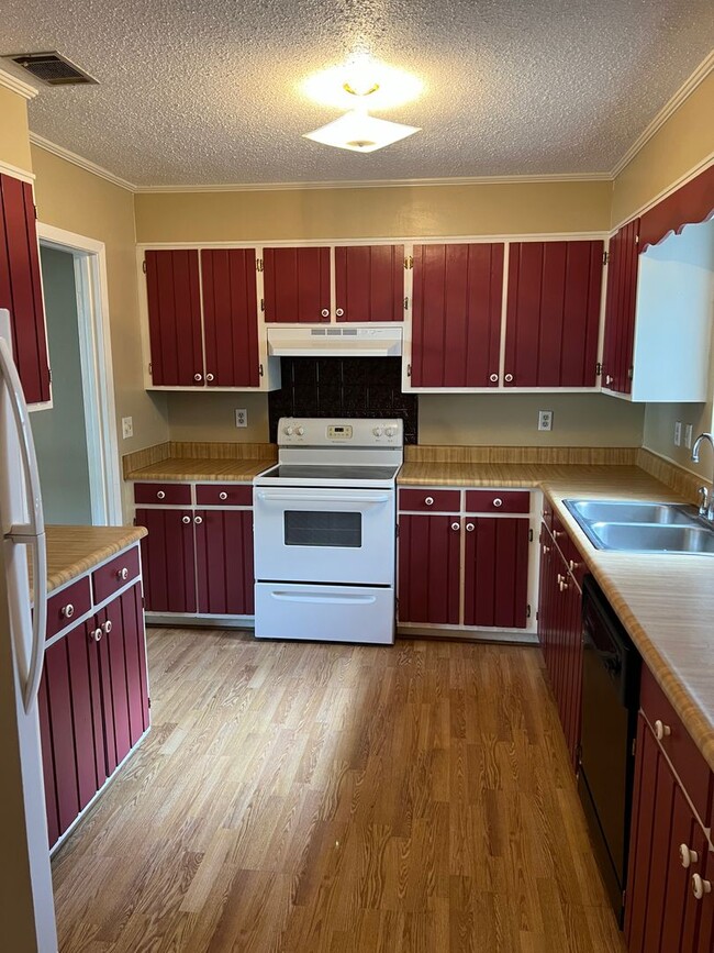 Photo - 203 Courtney Pl