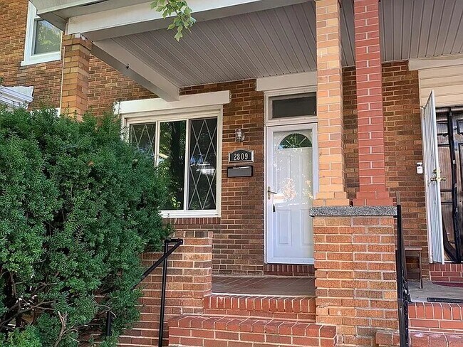 Building Photo - 2809 Mayfield Ave
