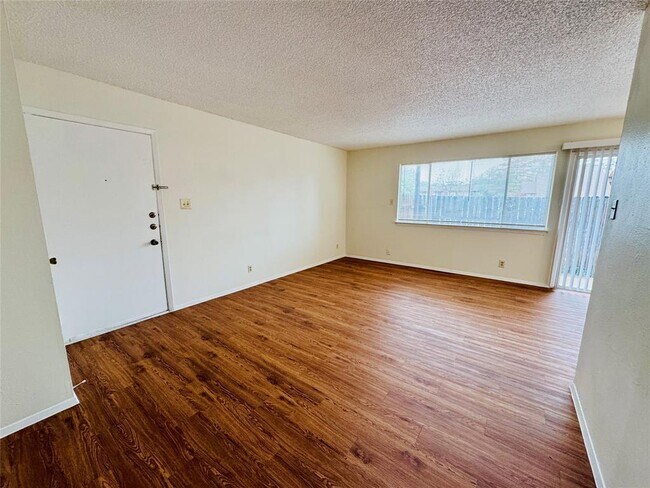 Photo - 8905 Parkfield Dr Unit 101