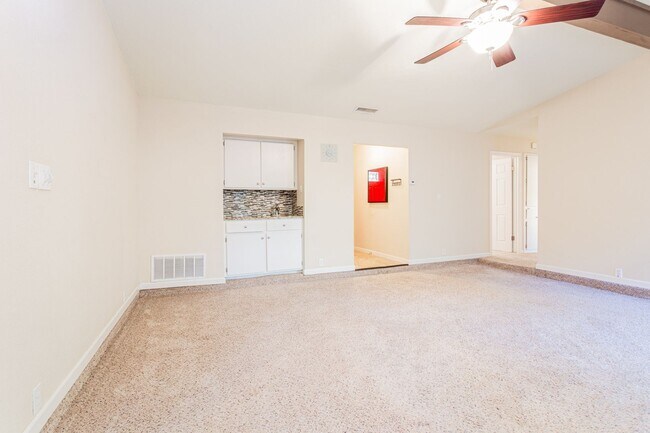 Photo - 13202 Rampart St