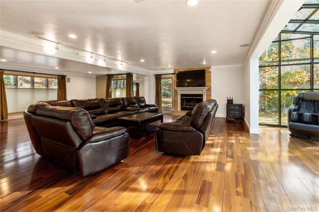 Photo - 12 Bolton Dr