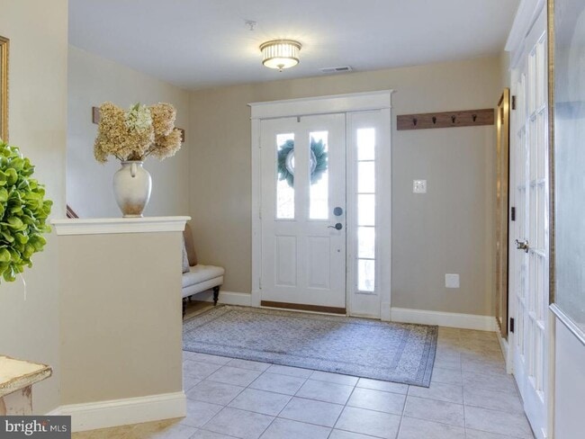 Photo - 206 Tilden Way