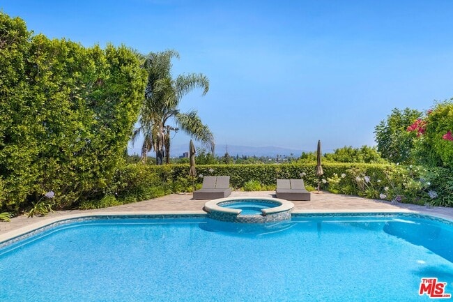 18047 Karen Dr