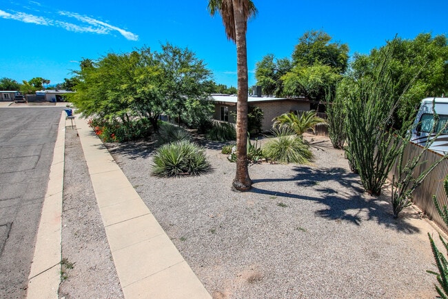 Photo - 3202 S Clinton Ave