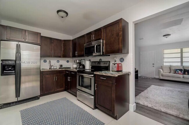 1321 NE 118th St Unit 1