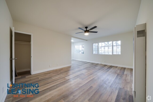 Building Photo - 3841 Gibraltar Ave Unit 7D Rental