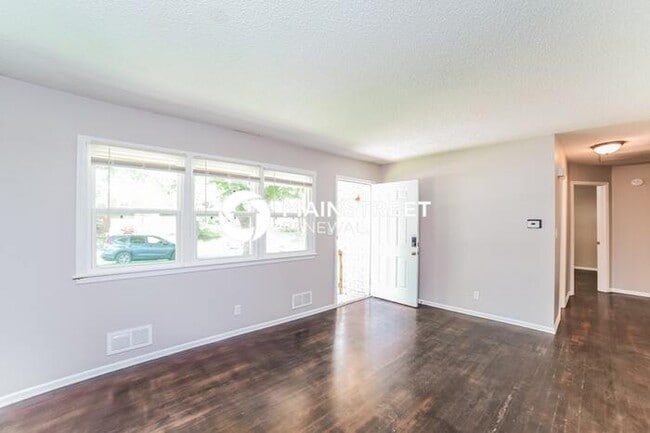 3 Bedroom Pet-Friendly Home in BLUE SPRINGS, MO with Main Street Renewal