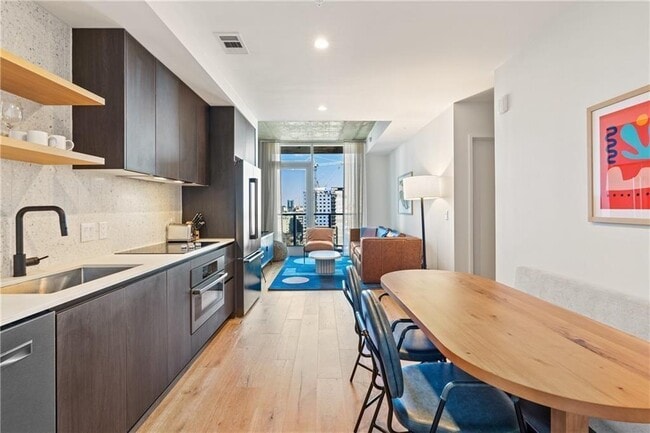 Building Photo - 48 East Ave Unit 1503