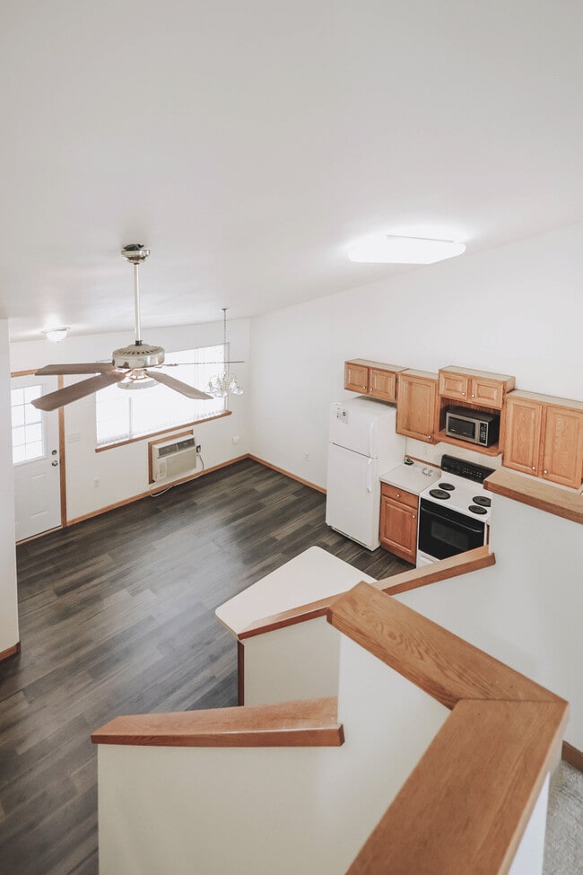 Building Photo - 606 1st Ave N Unit 4 Rental