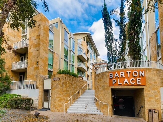 Building Photo - 1600 Barton Springs Rd Unit 5208