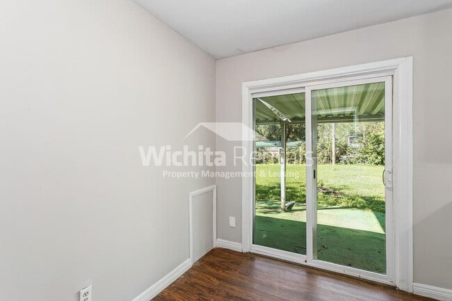 Photo - Move-In ready 2 bed/ 1 bath + 1 car garage