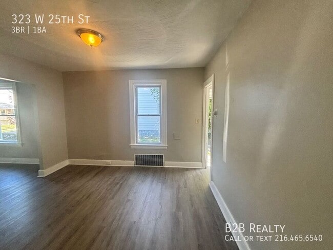 Photo - 323 W 25th St