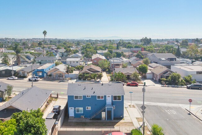 1431 Alamitos Ave Unidad 1431 Alamitos Unit A Above