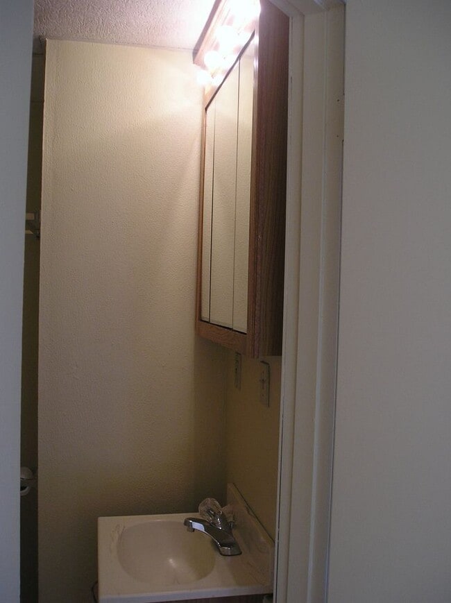 Photo - 743 W Otterman St