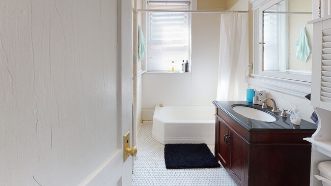 Photo - 60 Charlesgate E Unit 118