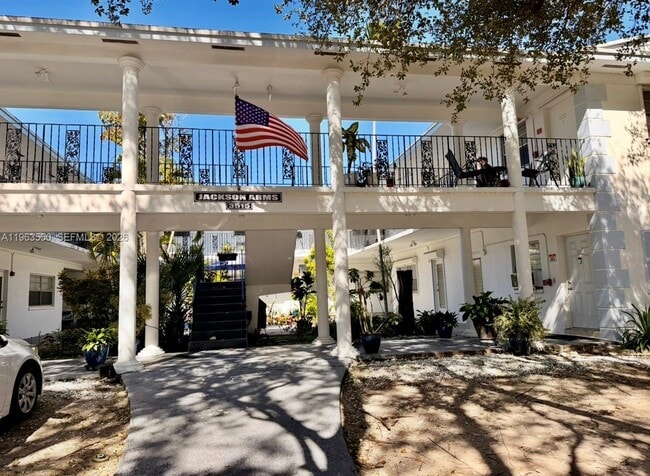 Building Photo - 3515 Van Buren St Unit 102