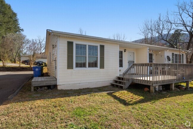 Building Photo - East Asheville Duplex Rental