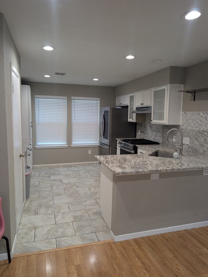 Photo - 9005 Curlew Dr