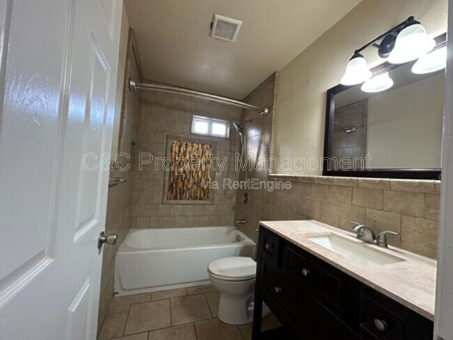 Photo - 1932 Lincoln St