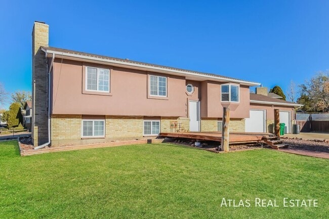 Building Photo - 6922 Cattleman's Trail Rental