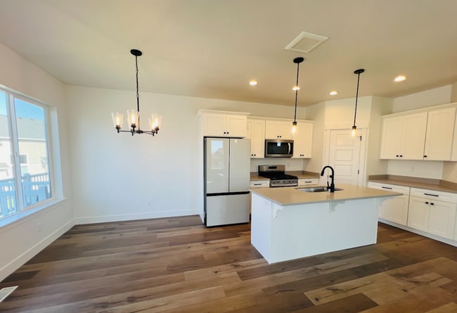Building Photo - 1051 N Freeman Dr Unit Single Family Rental