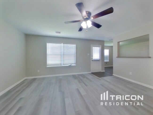 Photo - 2503 Regatta Ln