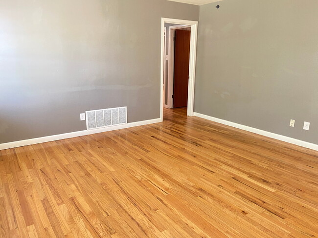 Photo - Spectacular Home With Classic Flair Located in the Heart of the Hub City!