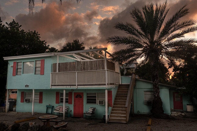 Building Photo - 205 Coral Rd Unit 3