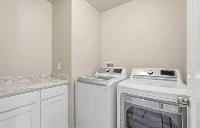 Photo - 988 W 500 S