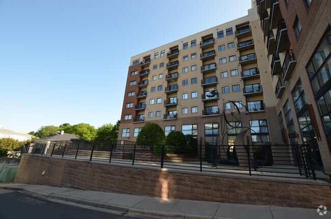 Building Photo - 715 N Church St Rental