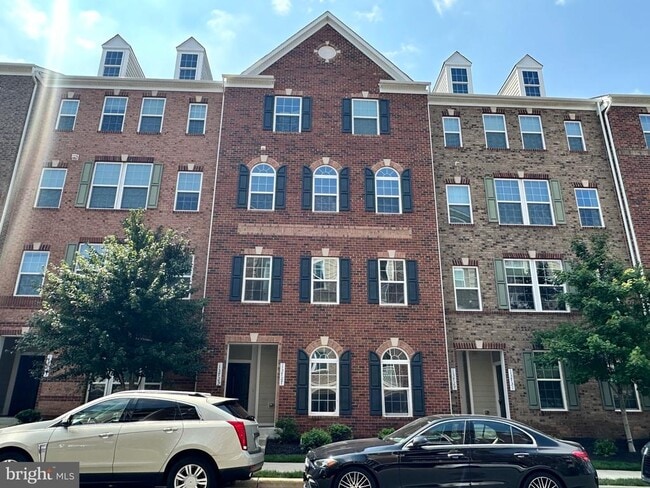 Photo - 13727 Endeavour Dr Townhome
