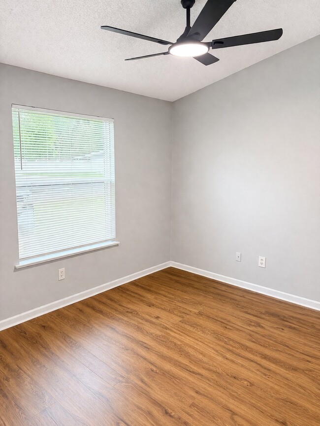 Photo - 45192 S Mickler St Unit 1