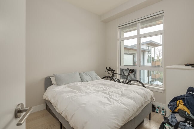 1BR, 1BA - 556SF - Bedroom - Shoreline