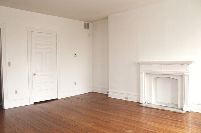 Photo - 12 E Biddle St Unit 2