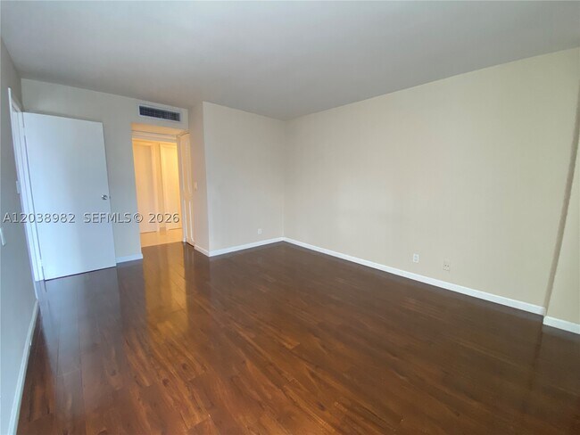 Photo - 3401 N Country Club Dr Unit 504