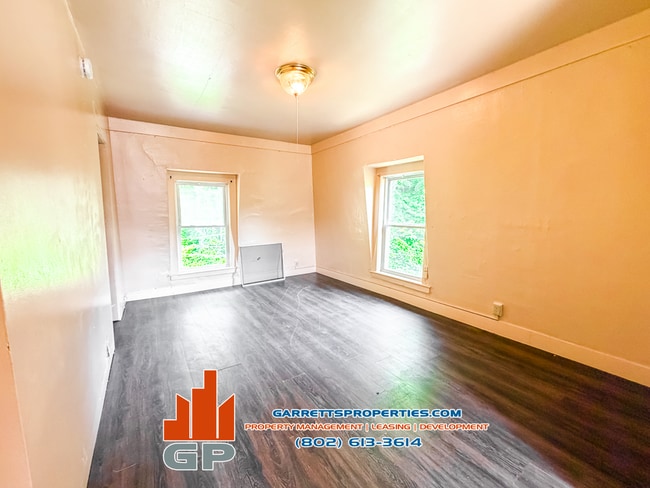 Photo - 1658 Main St Unidad 5