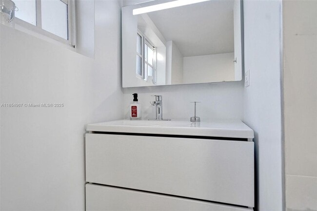 Photo - 1904 SW 28th St