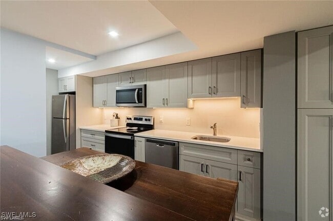 Building Photo - 833 Meadowland Dr Rental