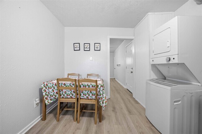 Photo - 6734 Burkett St. Unit 4