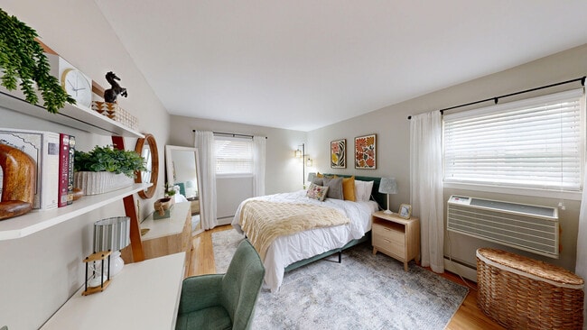 Metropark Station Apartments