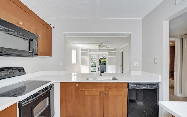 Photo - 10585 Royal Palm Blvd Unit 10585