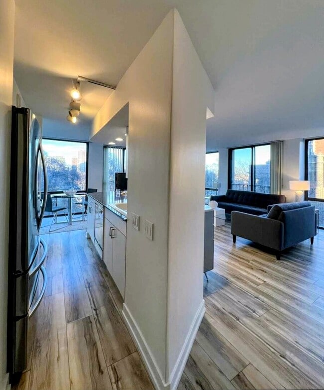 Photo - 345 W Fullerton Pky Unit 501