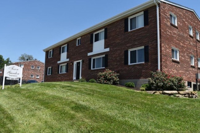 Photo - 45 Teson Garden Walk Unit D