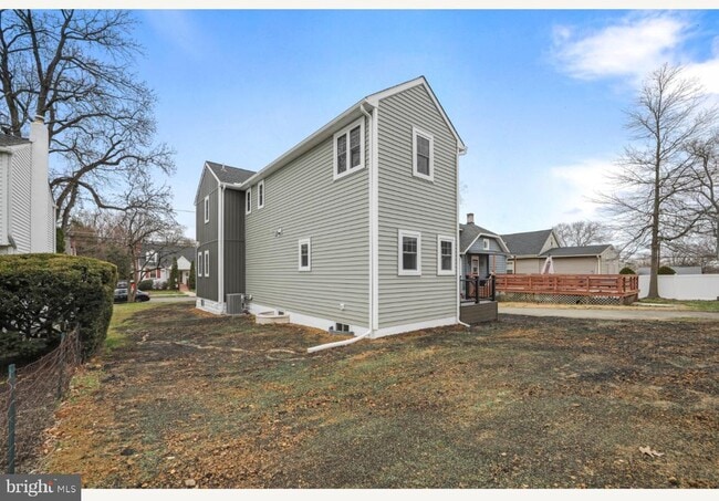 Photo - 1833 W High St