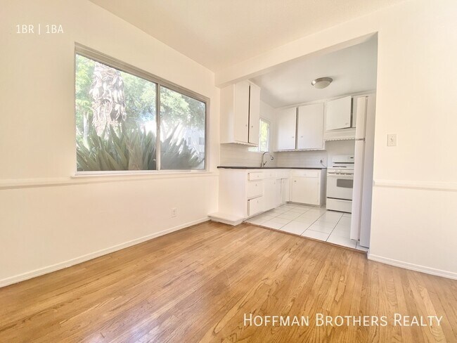 Photo - 1162 N Orange Grove Ave Unidad 3