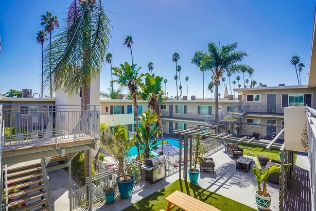 Building Photo - 621 E 99th St Unit 24