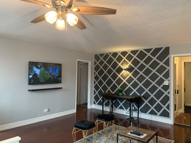 Photo - 300 W Peachtree St NW Unit ID1299382P