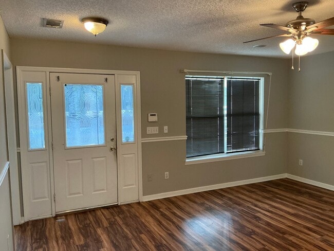 Photo - 1414 Jane St