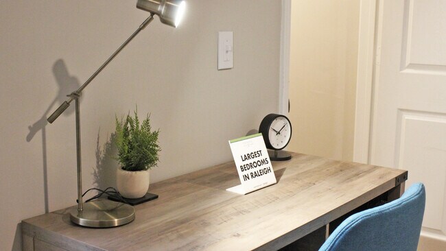 Dormitorio espacioso - Centennial Village Student Housing