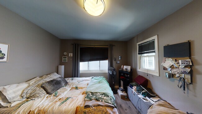 Photo - 329 W 4th St